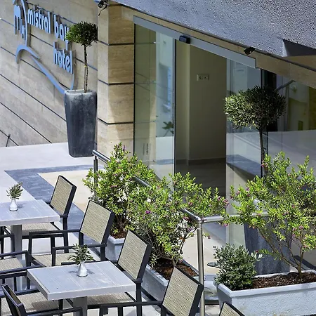 Mistral Bay 4*